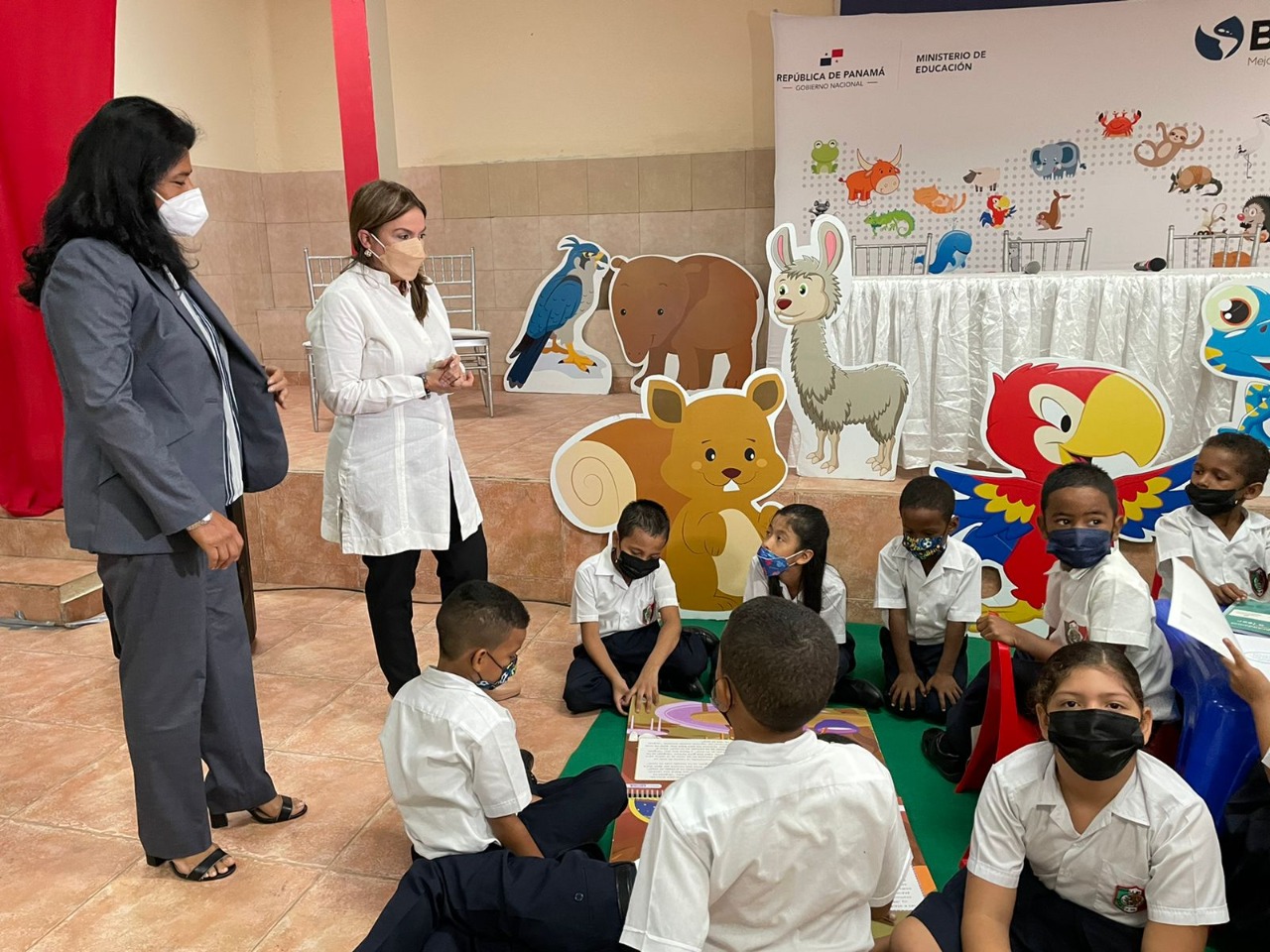 Lanzan el programa »aprendamos todos a leer» en Panamá