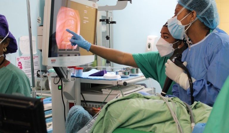 Primer procedimiento gastroenterológico pediátrico en Hospital de Colón