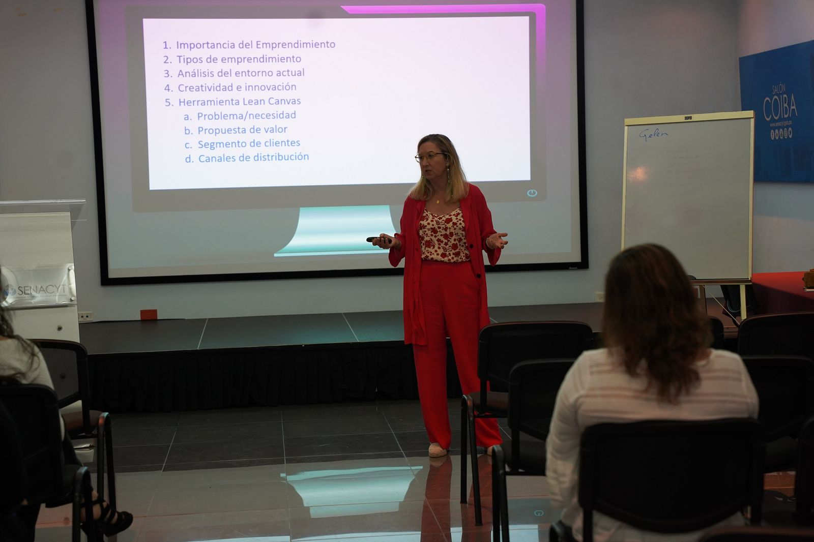 Taller para potenciar conocimientos de mujeres