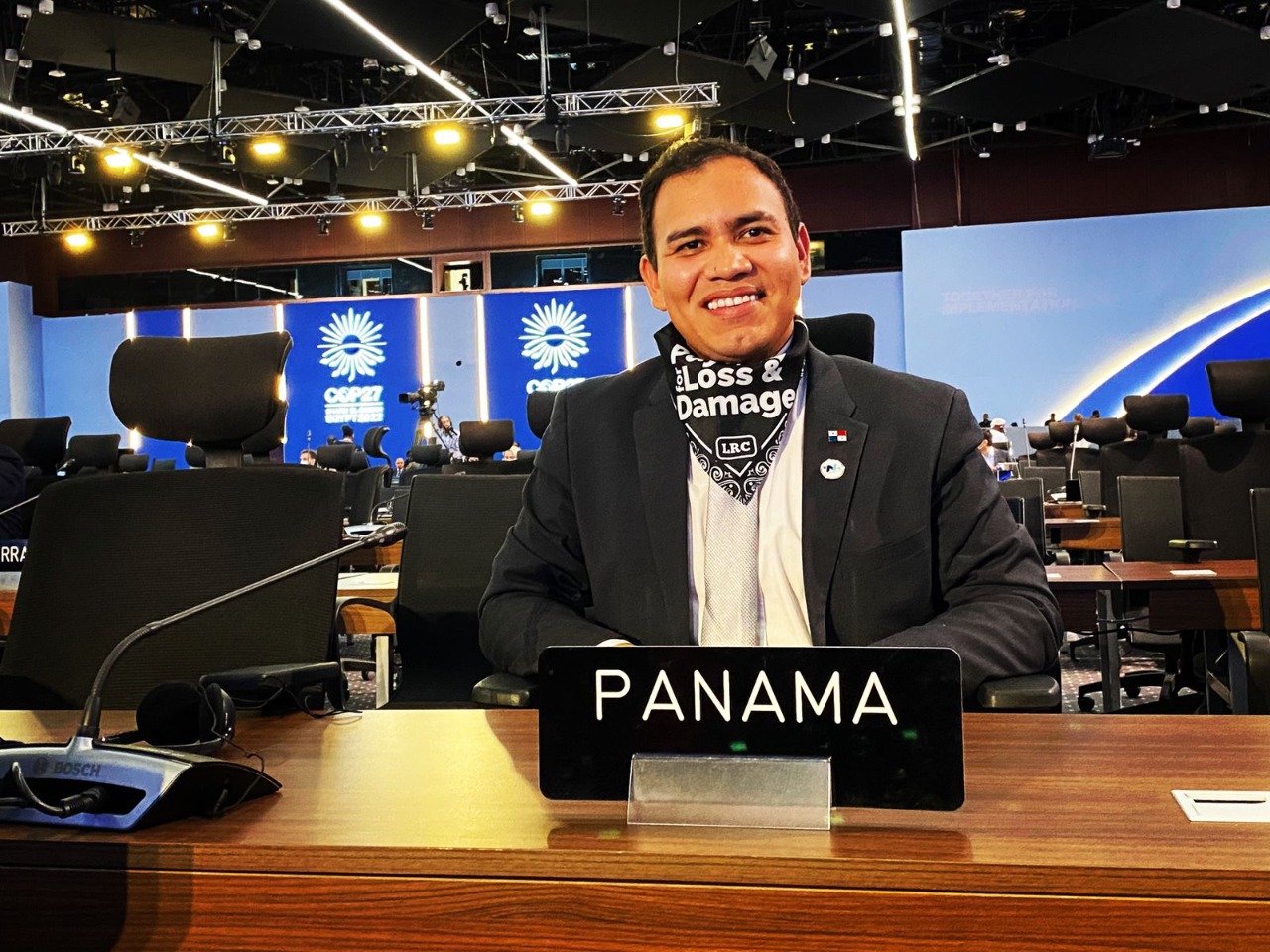 Panameño se destaca en Foro por la de Democracia