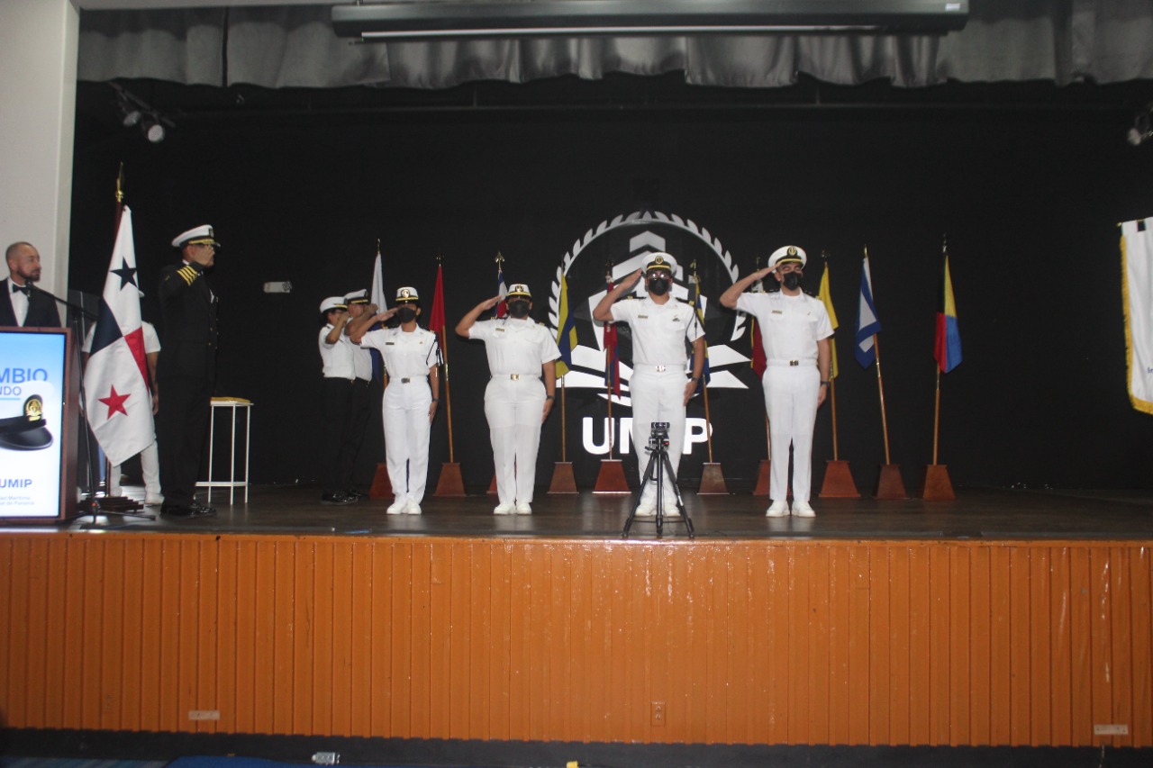 Primera cadete en ser Brigadier Mayor en la UMIP