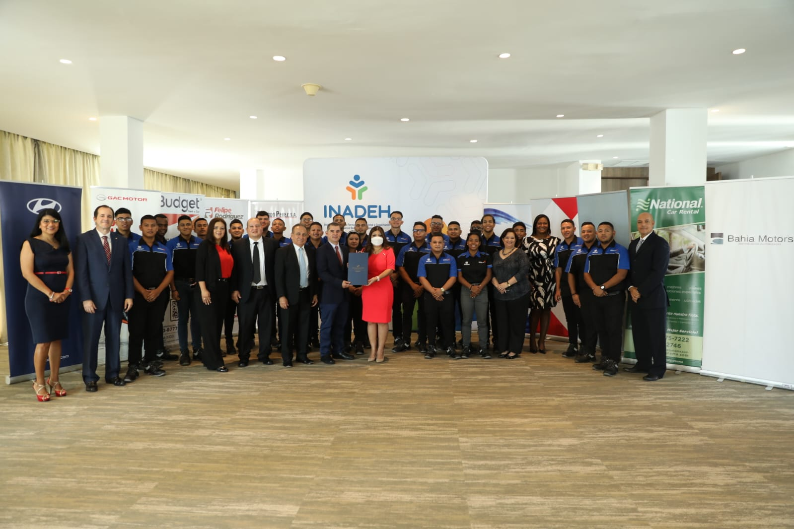 INADEH impulsa la formación dual e inserta 25 jóvenes en el sector automotriz