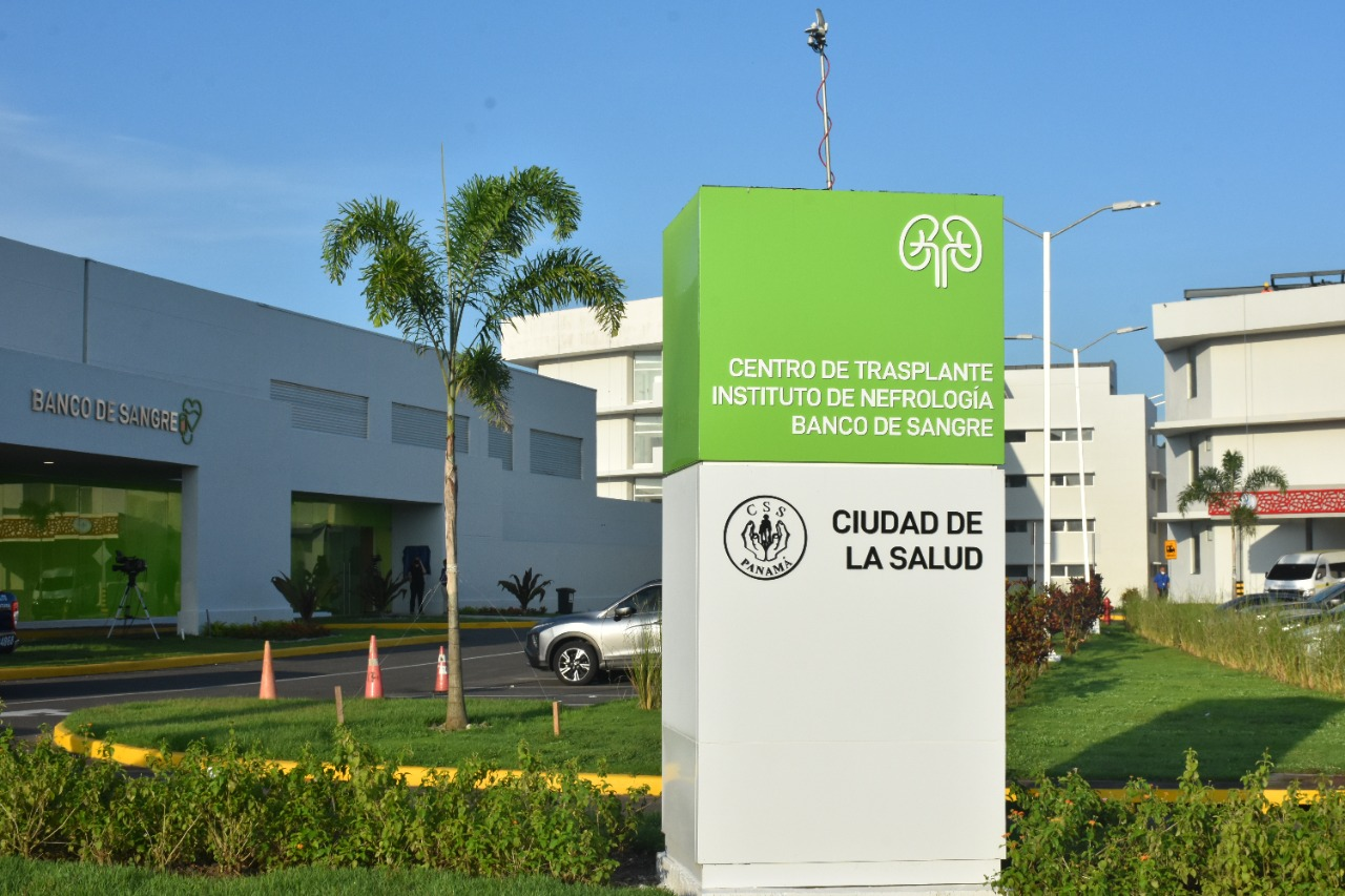 Población se beneficia con nueva ruta y paradas en la Ciudad de la Salud