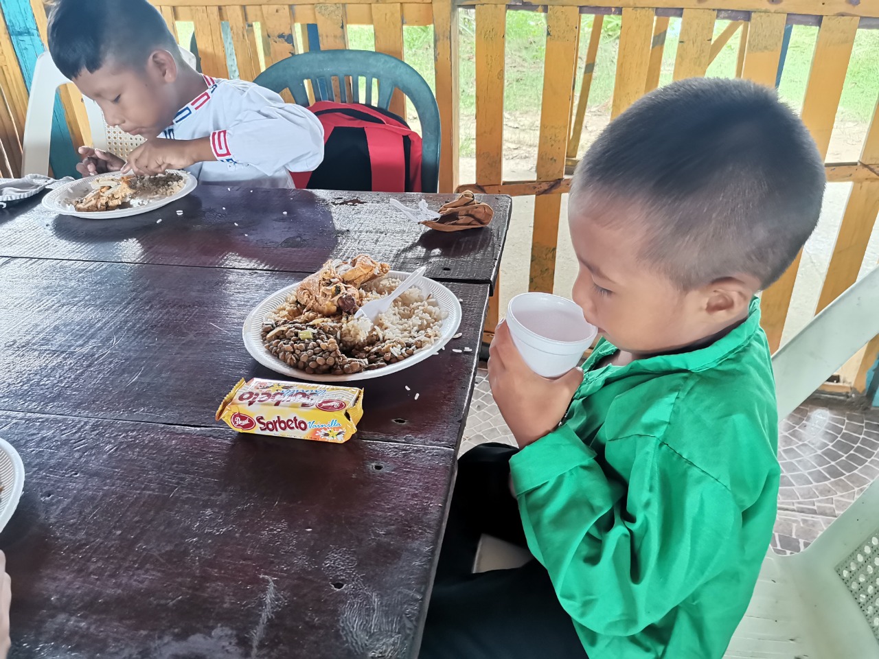 Niños recibirán leche fortificada y galleta nutritiva en las escuelas