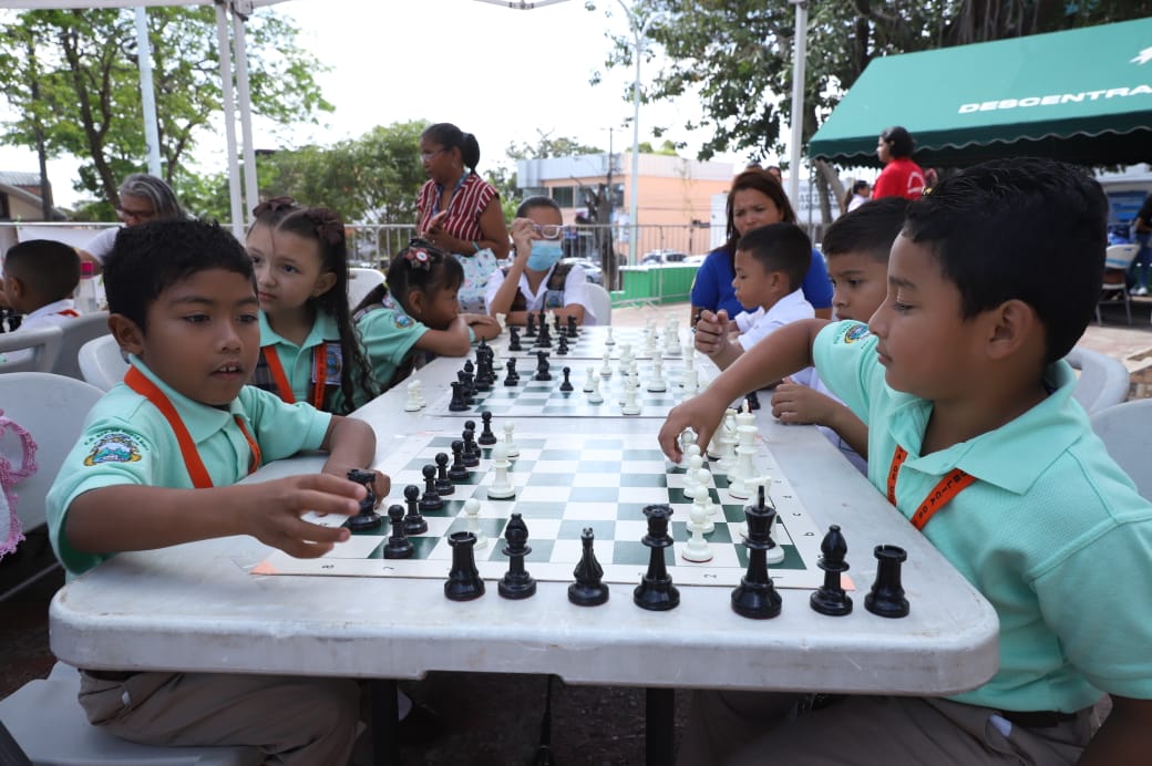 Ajedrez y robótica para niños de Panamá Oeste