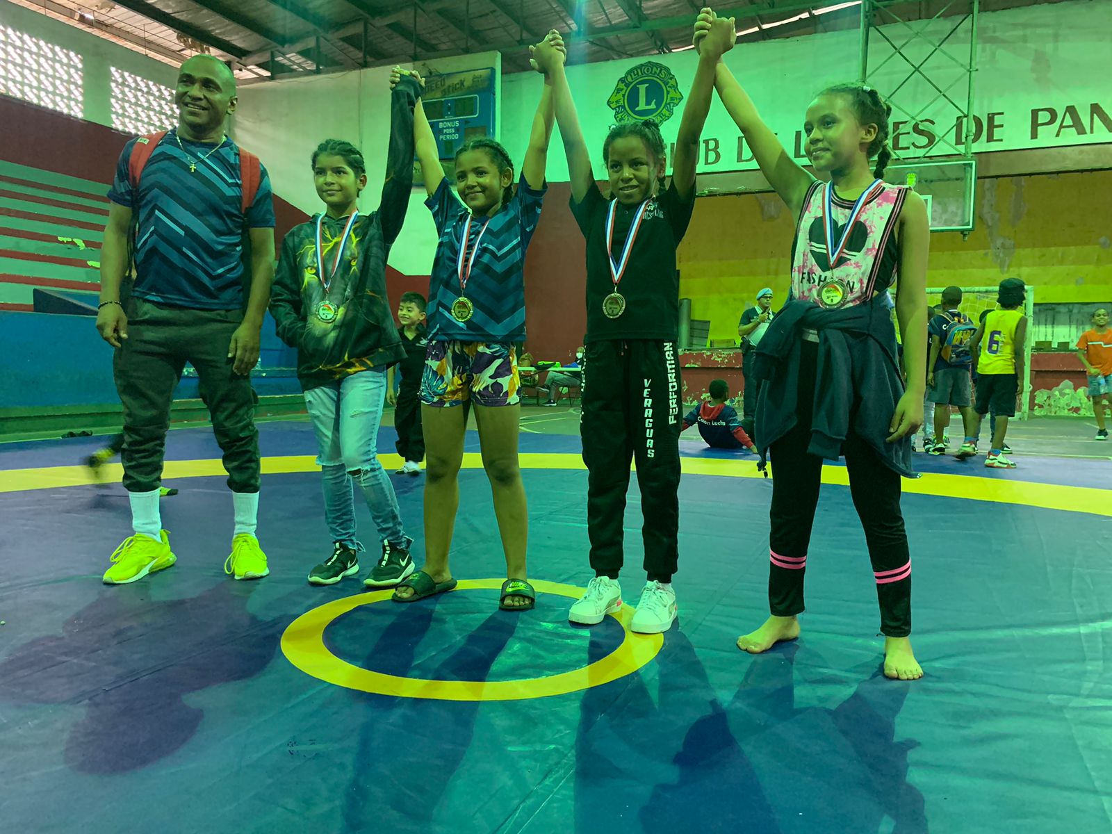 Colón logra oro en lucha olímpica Infantil