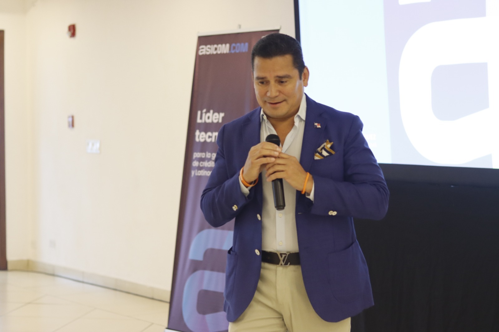 Lanzan plataforma FINNFLOW en Panamá