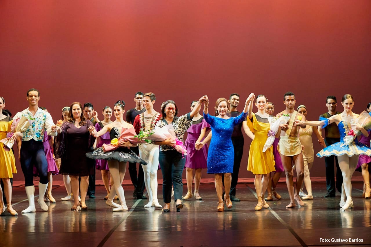 Miles de personas asisten a galas de ballet nacional