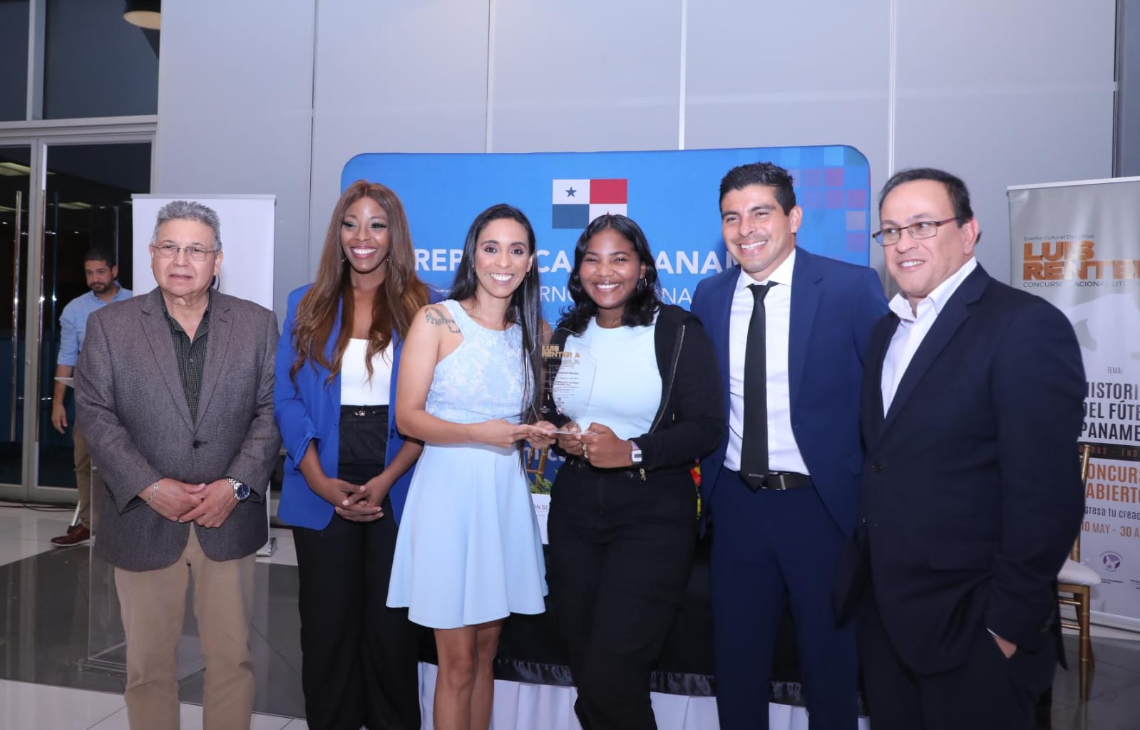 El fútbol femenino lidera premio literario