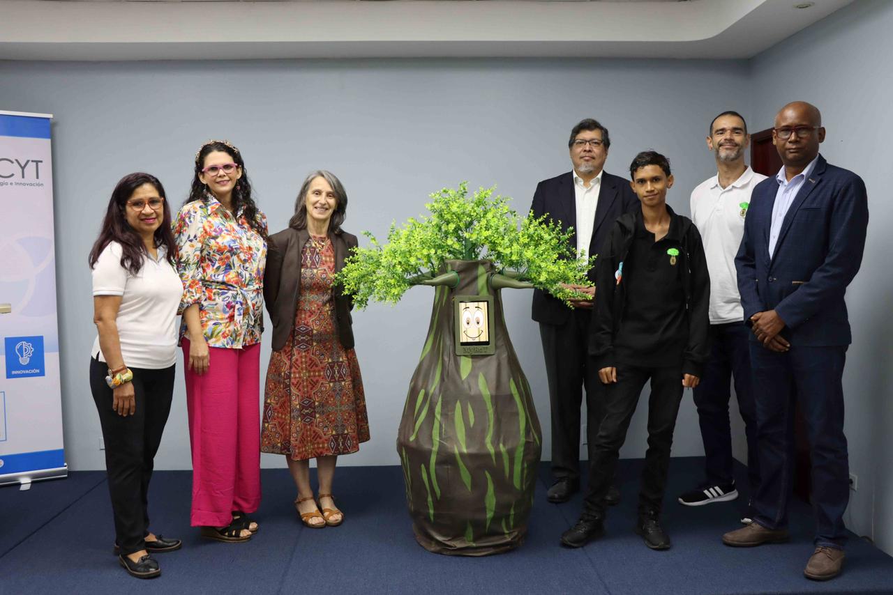 Presentan resultados de la eficacia del árbol robot MyRoT