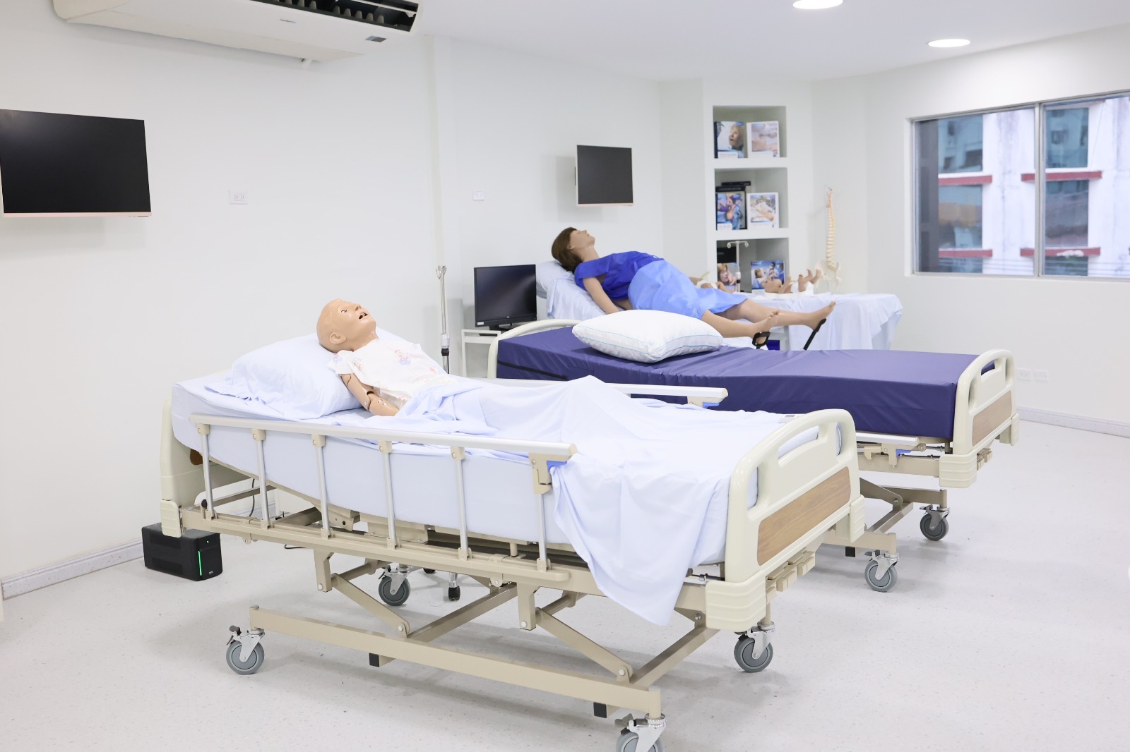 UMECIT da un paso revolucionario en la formación en Ciencias de la Salud con la adquisición de simuladores de última generación