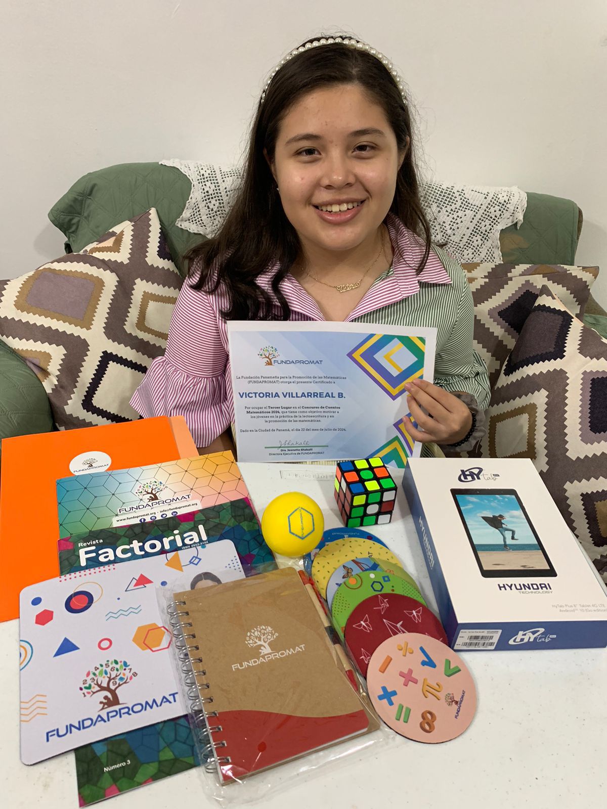 Victoria Villarreal: La Panameña que Brilló en el Concurso de Cuentos Matemáticos de FUNDAPROMAT 2024.