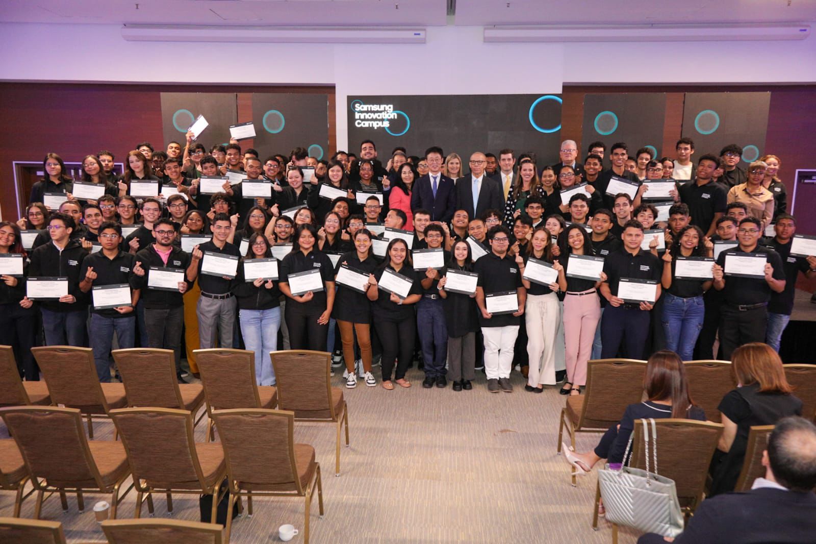 Samsung Innovation Campus culmina su cuarta edición en Panamá certificando a 130 jóvenes en Inteligencia Artificial