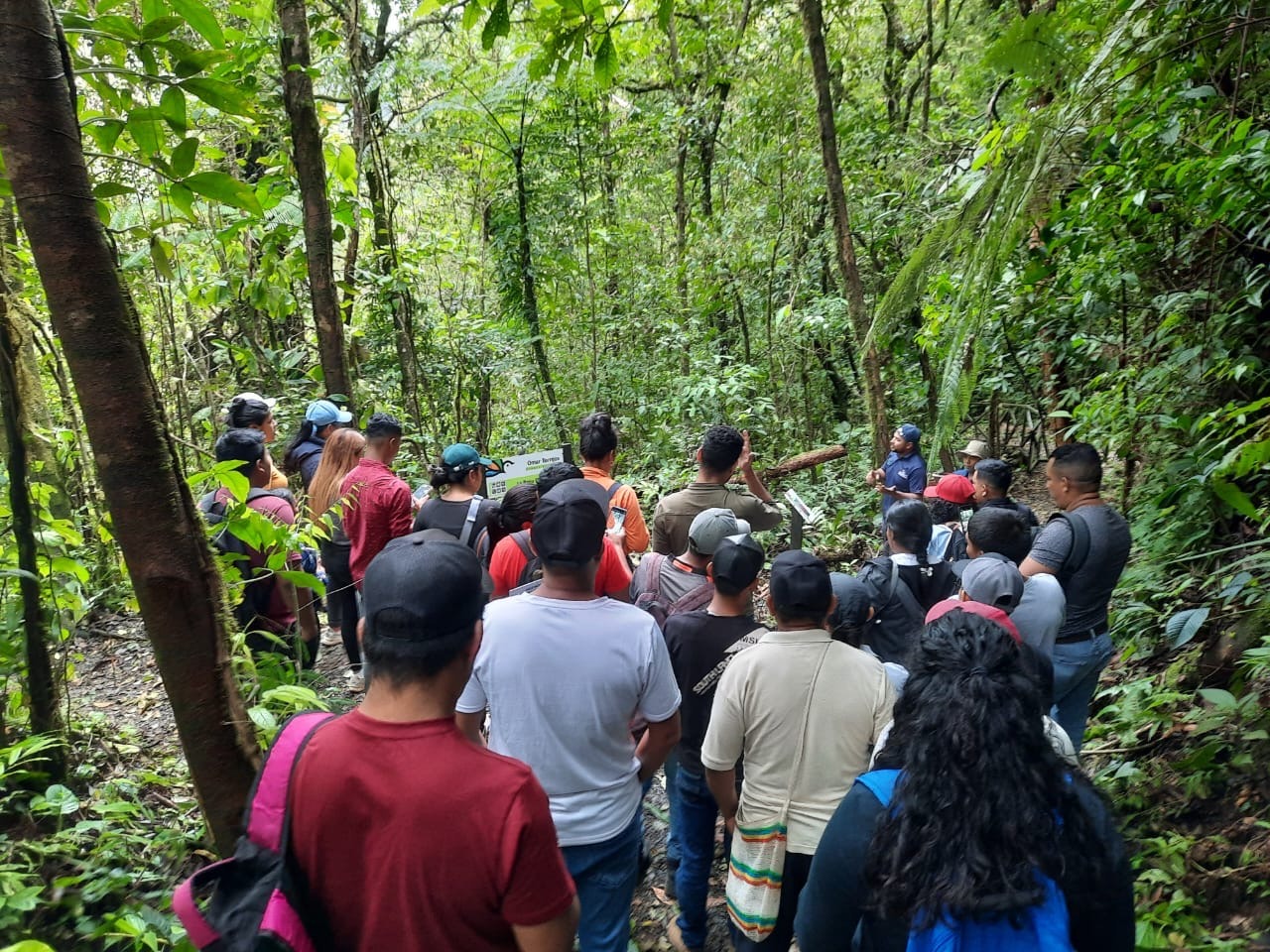 MiAMBIENTE lanza Proyecto ambiental “Adopta Tu Parque”