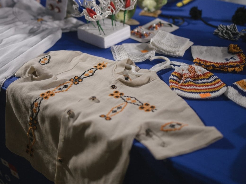 Vereda Artesanal como parte de las actividades del Desfile de las Mil Polleras