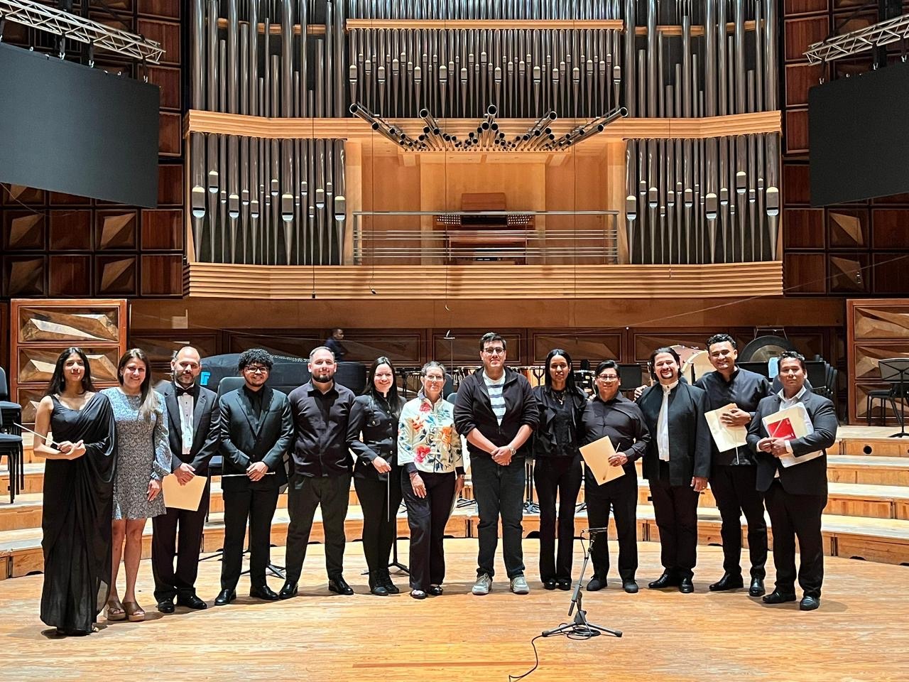 Director panameño representa al país en prestigioso curso orquestal en Caracas